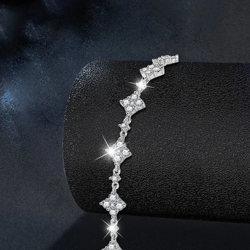 Unseen Gems Moissanite Classic Four Leaf Clover Bracelets